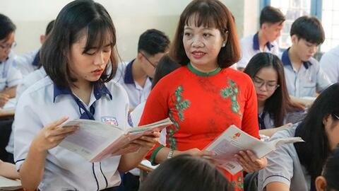 GIẢI THƯỞNG VÕ TRƯỜNG TOẢN LẦN THỨ 22 - NĂM 2019: Giáo viên giáo dục thường xuyên và chuyên biệt - Lặng lẽ kiếp tằm nhả tơ (Nguồn: PV Thu Tâm, Ảnh: Hoàng Hùng - Báo Sài Gòn Giải Phóng)