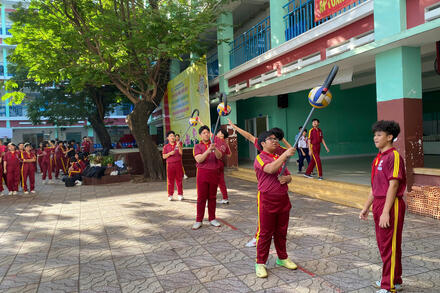 CHẠY CỰ LY TRUNG BÌNH - GDTC 9