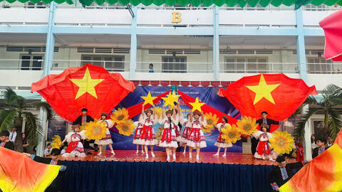 HỘI THI VĂN NGHỆ CHÀO MỪNG 83 NĂM NGÀY NHÀ GIÁO VIỆT NAM 20/11/1982 - 20/11/2025