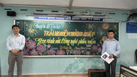 Nhóm Tin của Tổ chuyên môn Toán - Tin thực hiện Chuyên đề - Thao giảng với nội dung Trải nghiệm, hướng nghiệp ""Học sinh với công nghệ phần mềm''