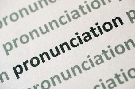 Phân biệt âm /aʊ/ và /əʊ/