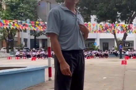 Chuyền bóng cao tay bằng hai tay 9