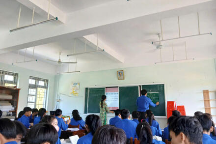 MỘT SỐ HÌNH ẢNH HOẠT ĐỘNG CỦA TỔ LÍ - HOÁ - SINH - CN