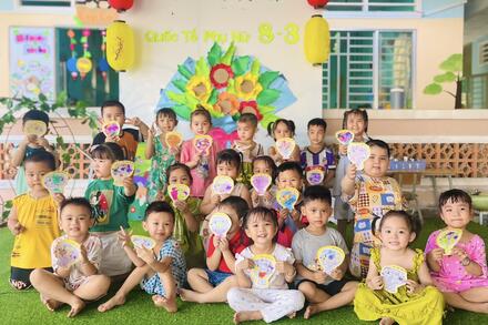 Album ảnh tiết tạo hình LÀM HOA TẶNG MẸ 8-3