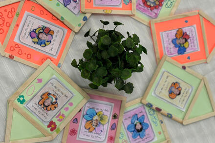 HOẠT ĐỘNG LÀM THIỆP TẶNG MẸ NGÀY 20/10