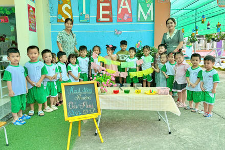 Hoạt động "Nhuộm vải mini"