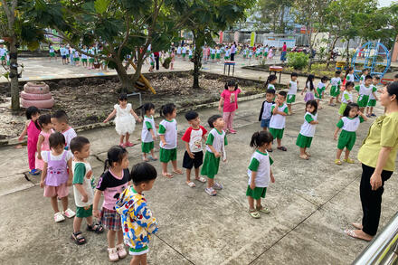 Thể dục sáng của các bé Mầm 1 ngày cuối năm 2025