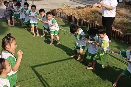 HOẠT ĐỘNG NGOÀI TRỜI CỦA LỚP LÁ 5.