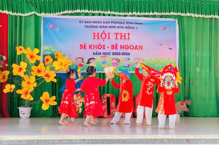 Lớp chồi 2 tham gia hội thi Bé khỏe - bé ngoan