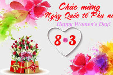 Hoạt động làm tranh hoa tặng mẹ ngày 8.3