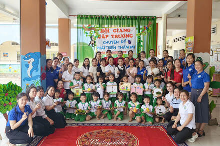 LỚP LÁ 2- LĨNH VỰC PHÁT TRIỂN NGÔN NGỮ- ĐỀ TÀI: TẠO HÌNH MỘT SỐ CON VẬT SỐNG TRONG RỪNG.